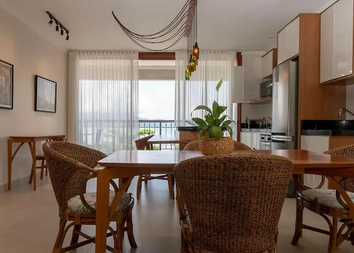 Apartamento de Frente para o Mar no Itagua 01